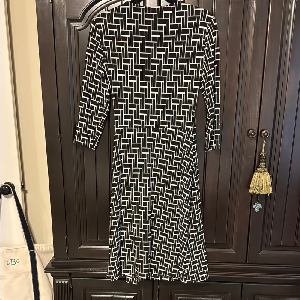 Chic Black and White Geometric Dress by Lauren - Picture 3 of 4